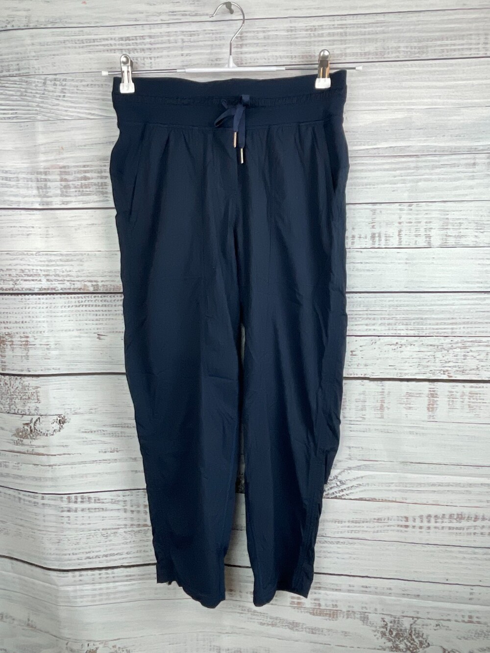 Lululemon Dance Studio Womens Sz 6 Mid-Rise Crops Pants Navy Blue